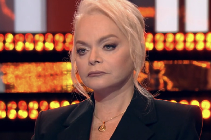 Лариса Долина попросила пожить в проданной квартире ещё несколько месяцев