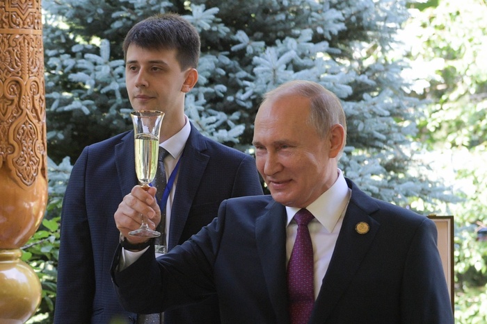Песков рассказал о планах Путина на день рождения