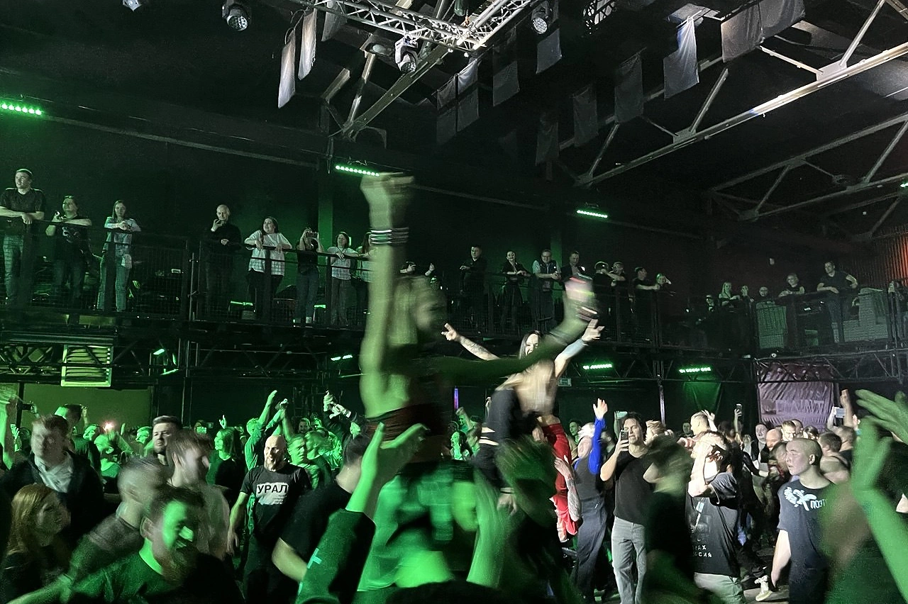 В Екатеринбурге за сутки до мероприятия отменили концерт популярной группы