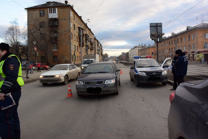 Audi A6 сбила ребенка на улице Донбасская