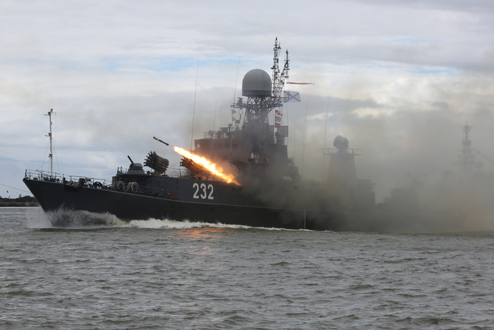 Газета Le Monde сообщила о ракетном ударе кораблей РФ по столице ИГИЛ