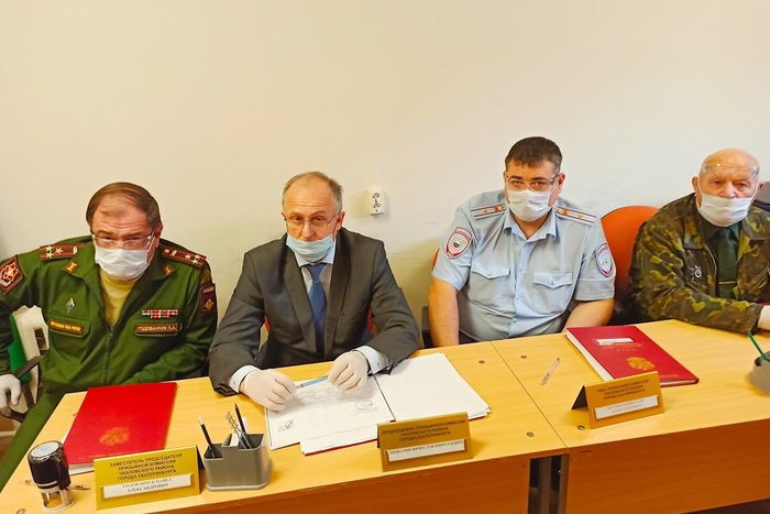 Депутата Андрея Пирожкова сегодня снова пытались забрать в армию