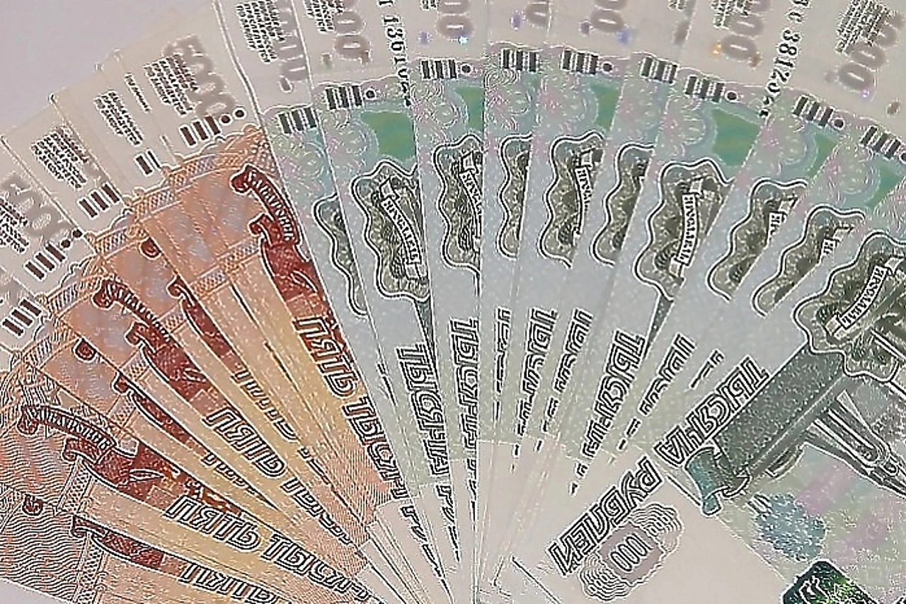 Номинальная зарплата в УрФО превысила среднюю по стране