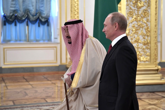 Саудовская Аравия резко сократит экспорт нефти после встречи короля с Путиным