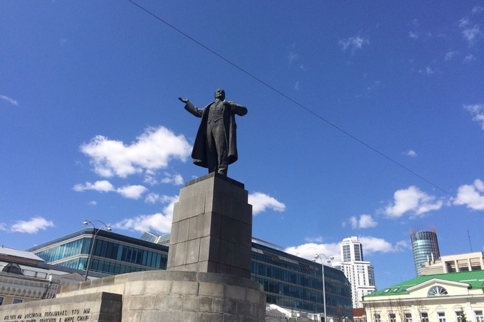 Памятник Ленину на площади 1905 года может исчезнуть