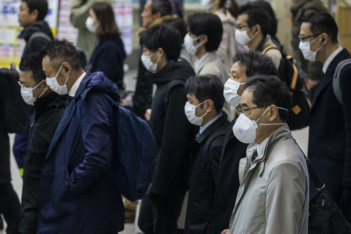 Намеренно распространявший коронавирус японец умер в больнице
