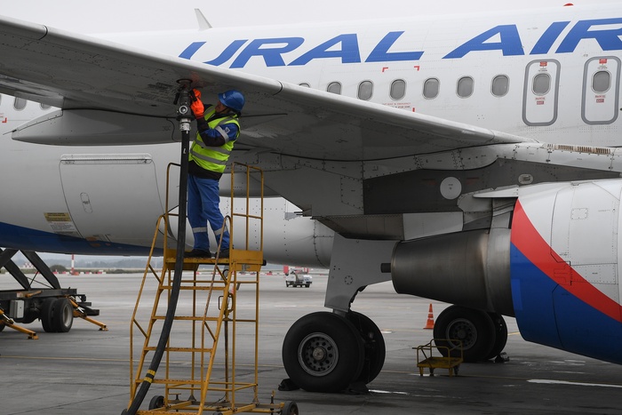 «Уральские авиалинии» выполнили первый рейс на зелёном топливе