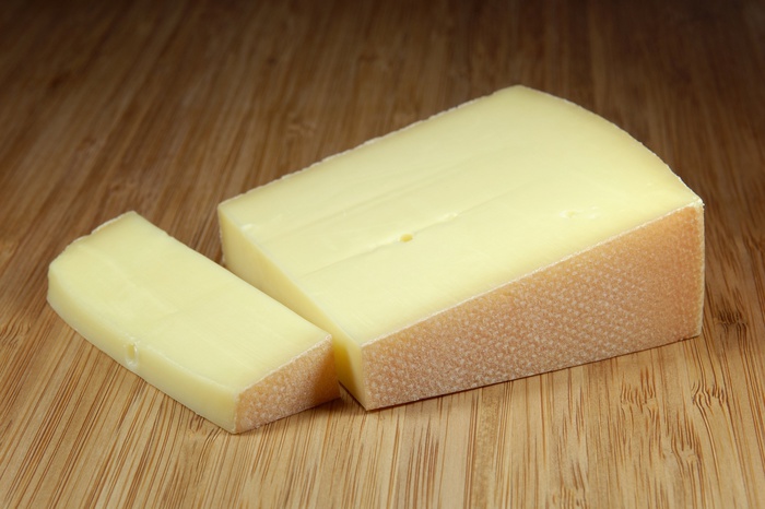 Ученые: Сыр замедляет процесс старения