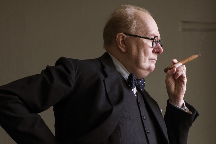 Гэри Олдмен отравился сигарами на съемках фильма о Черчилле