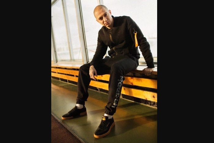 Дмитрий Глуховский и Oxxxymiron признаны Минюстом иноагентами