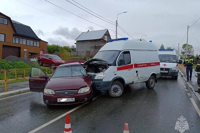 Что известно о фельдшере, которая погибла после ДТП со скорой в Свердловской области