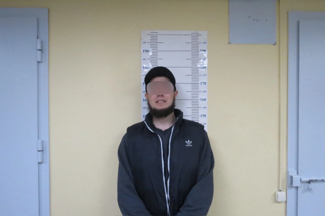 В Кольцово задержали 23-летнего пассажира за курение во время полета