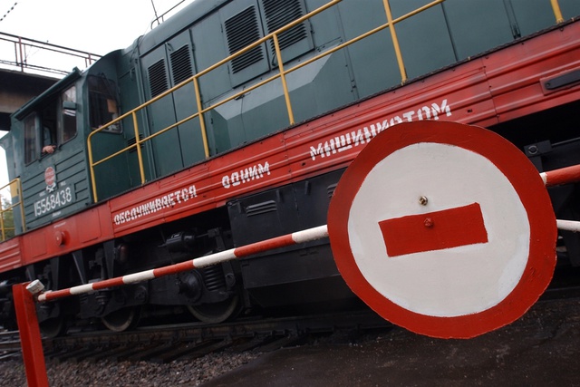 Поезд сбил мужчину на переезде в Екатеринбурге