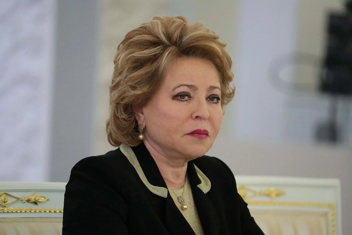 Вместо министерства счастья в России создадут министерство одиночества