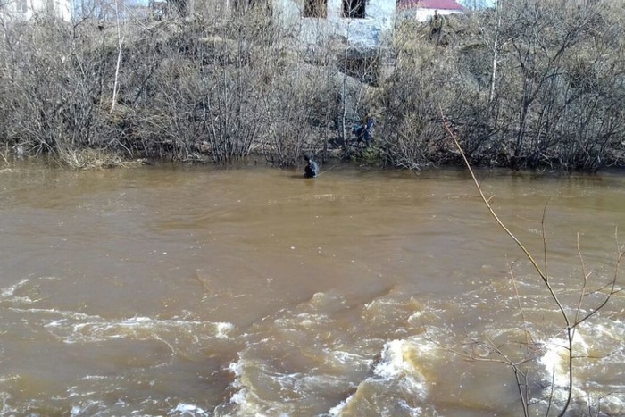 В Верхней Синячихе в реке утонул 14-летний подросток