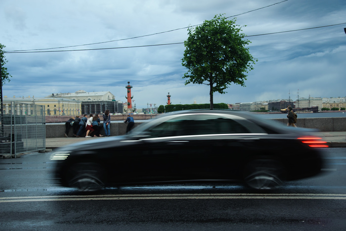 В Петербурге задержали избившего пешехода водителя Rolls-Royce