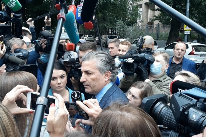 Михаил Ефремов на заседании суда отказался от своего адвоката