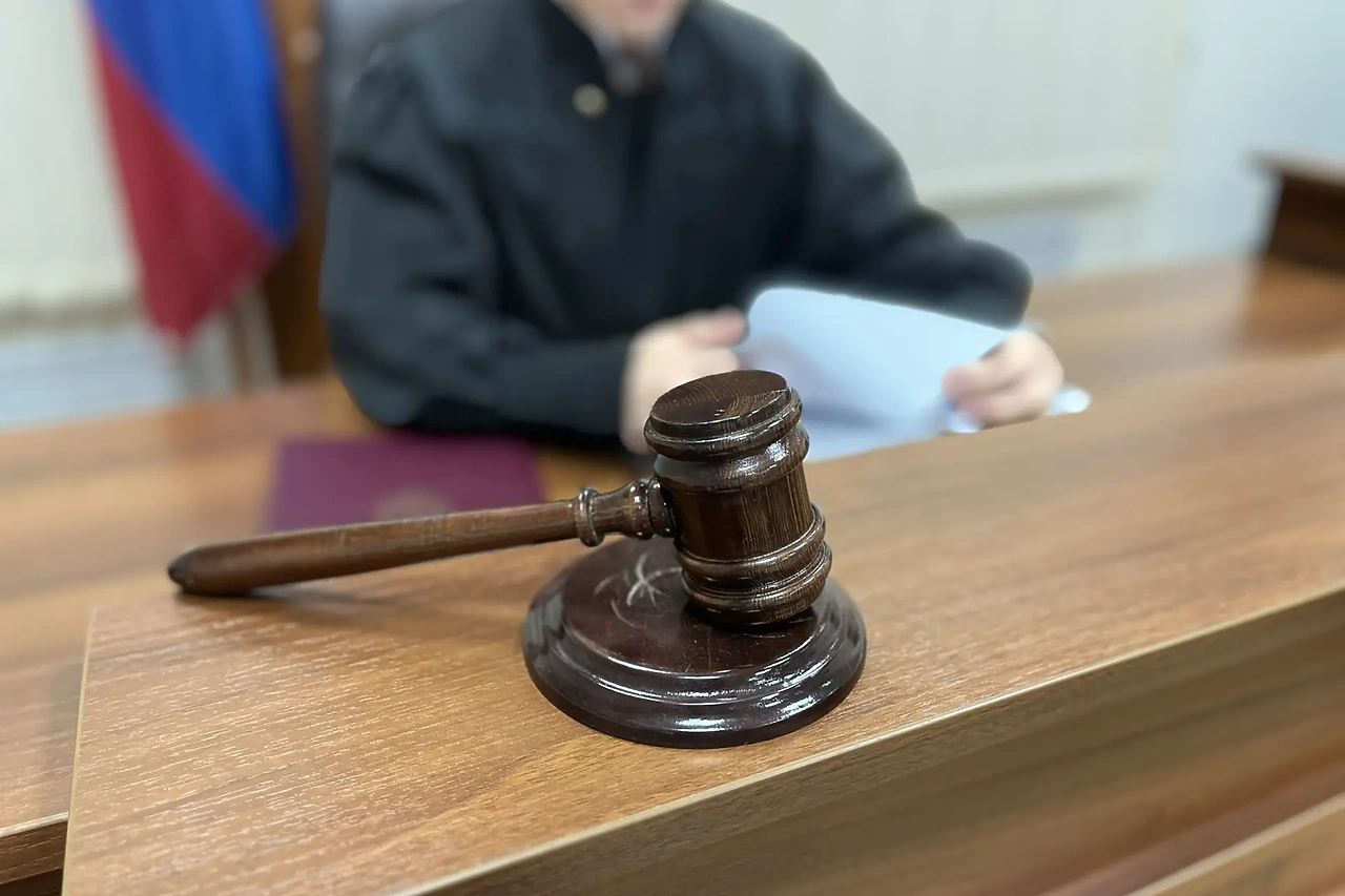 Екатеринбуржца отправили под арест на 10 суток за нецензурную брань