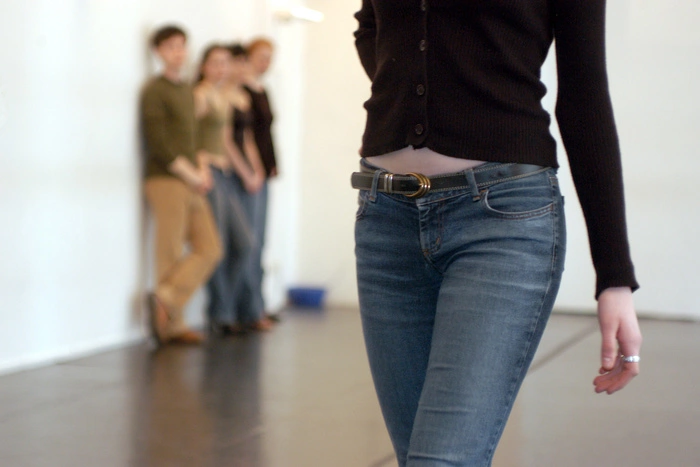 Во Франции все слишком худые модели остались без работы