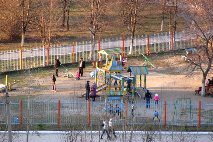 В Екатеринбурге женщина избила на детской площадке чужого ребенка