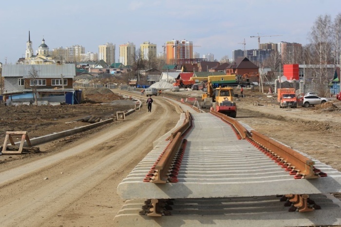 В Екатеринбурге из-за строительства трамвайной линии закрывают улицу на Уралмаше