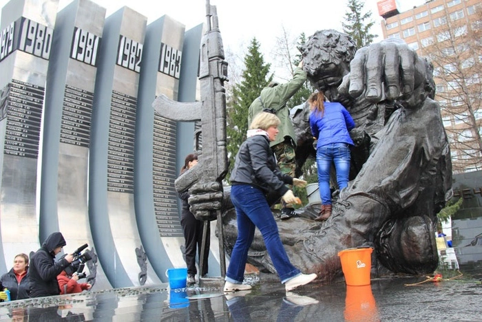 На площади Советской Армии сегодня состоится субботник