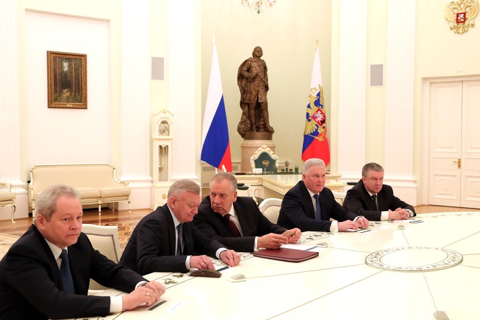 Путин встретился с пятью ушедшими в отставку главами регионов
