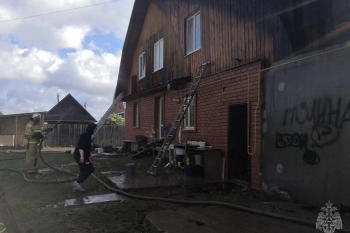 В Свердловской области 10-летний мальчик спас из горящего дома маму и племянницу