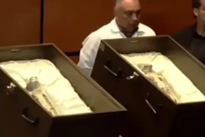 Америка официально предъявила миру тела двух инопланетян