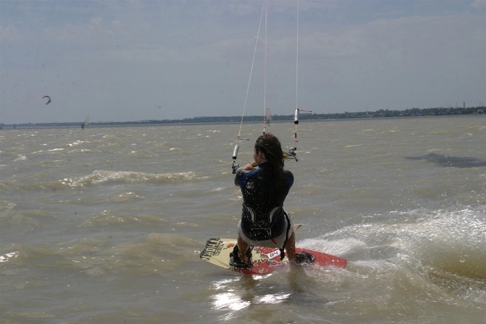 В Северной Корее появится лагерь для серфингистов