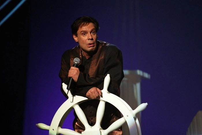 Ефим Шифрин раскритиковал бизнес-класс «Уральских авиалиний»