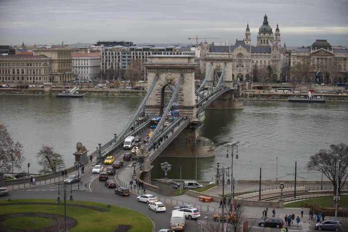 7 человек погибли и десятки пропали без вести при крушении судна в Будапеште