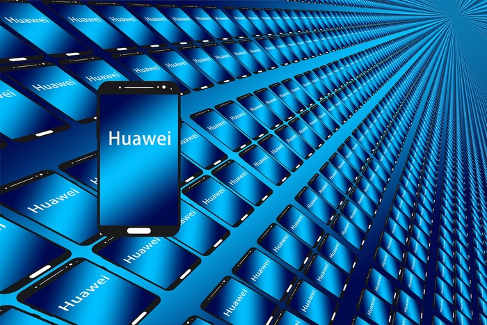 Huawei захотели собирать в России
