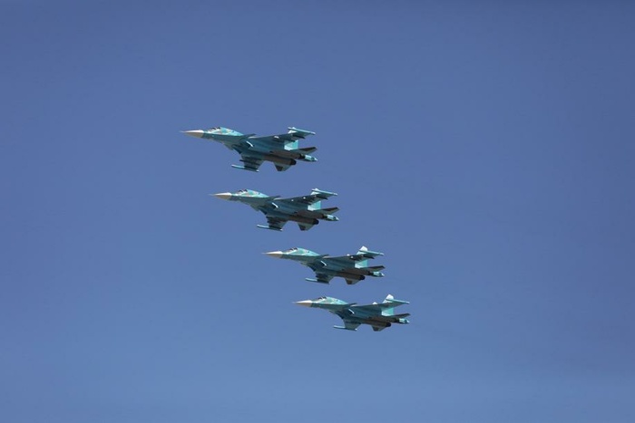 Командование США поздравило свои ВВС логотипом с истребителями Су-27