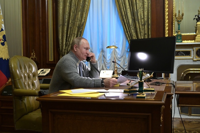 Песков: Шольц, Байден и Макрон не поздравляют Путина с Новым годом