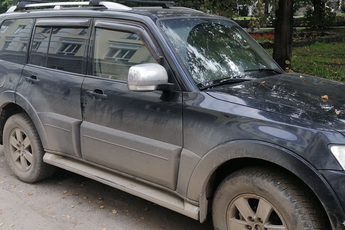 Mitsubishi Pajero конфисковали у жителя Екатеринбурга в счет погашения долга