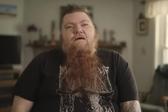 Американка устала от ежедневного бритья и отрастила роскошную бороду