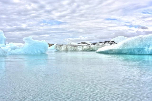 В Северном Ледовитом океане впервые замечены гигантские волны