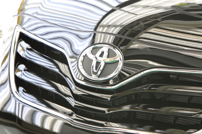 Toyota захотела узнать о канале поставок своих внедорожников к ИГ