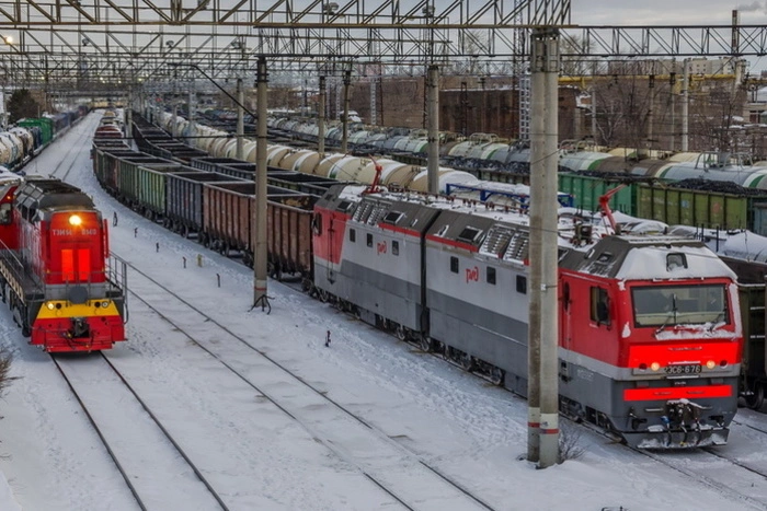 В Свердловской области пассажирский поезд насмерть сбил женщину