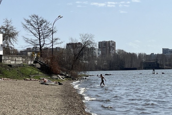 В Екатеринбурге открыли купальный сезон