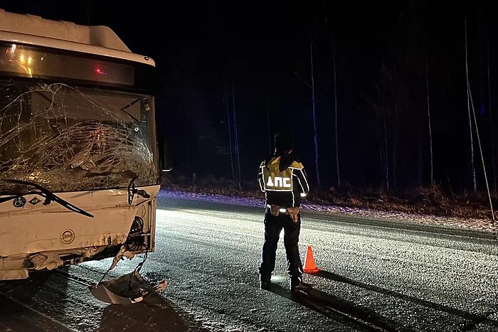 Две молодые девушки погибли в ДТП с автобусом на свердловской трассе (ФОТО)