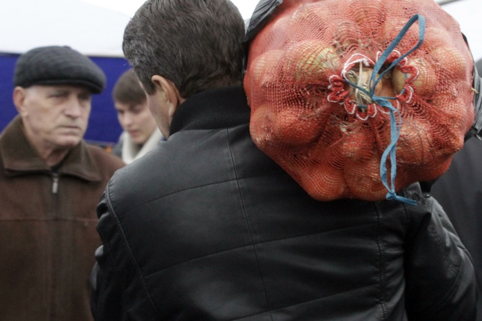 Почти 25 кг героина, спрятанного в луковицы, изъяли на овощебазе в Екатеринбурге