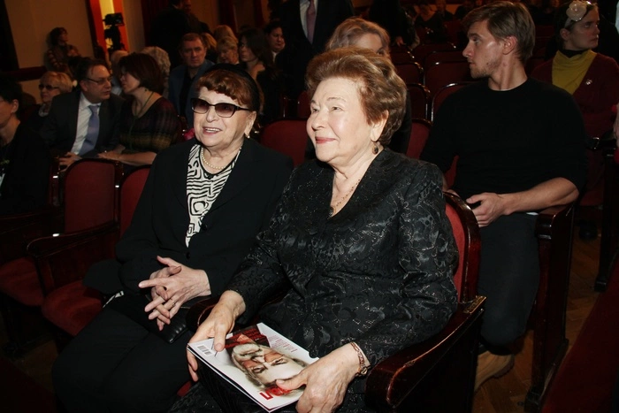 Наина Ельцина назвала заявление Руцкого и Хасбулатова бредом