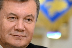 Януковича, Азарова и Арбузова исключили из Партии регионов