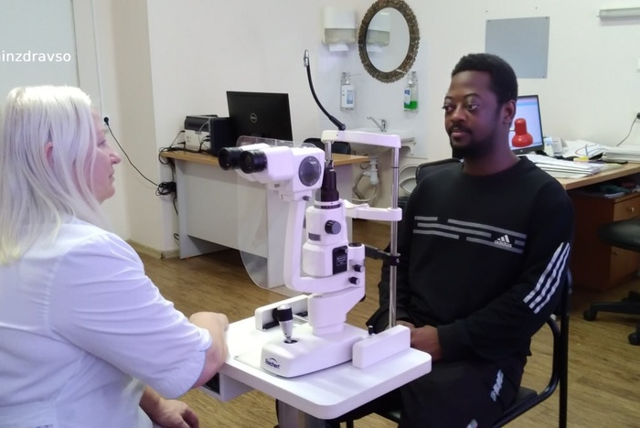 Уральские врачи спасли зрение первокурснику из Кот-д\'Ивуара