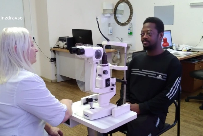 Уральские врачи спасли зрение первокурснику из Кот-д\'Ивуара