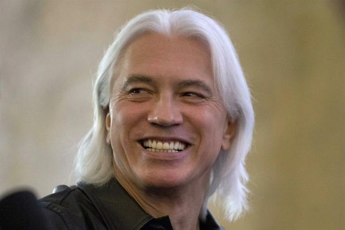 Хворостовский будет лечиться в Лондоне