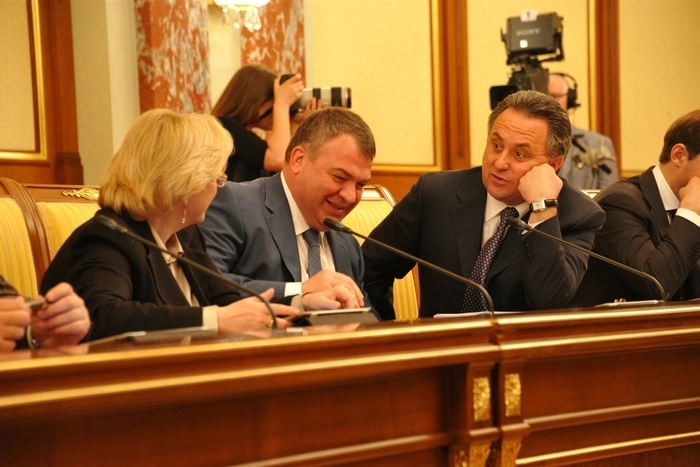 В Кремле прокомментировали назначение Сердюкова пословицей