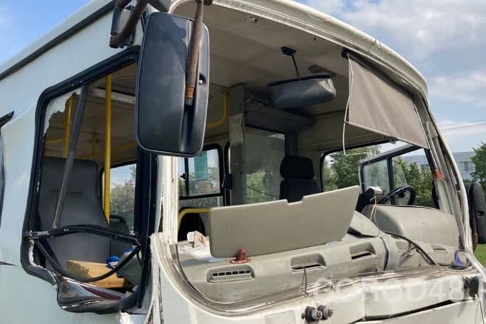 Два пассажирских автобуса столкнулись в Липецке, пострадали 15 человек